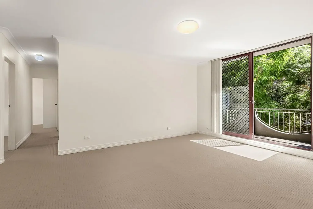 Parkside apartment with leafy outlook