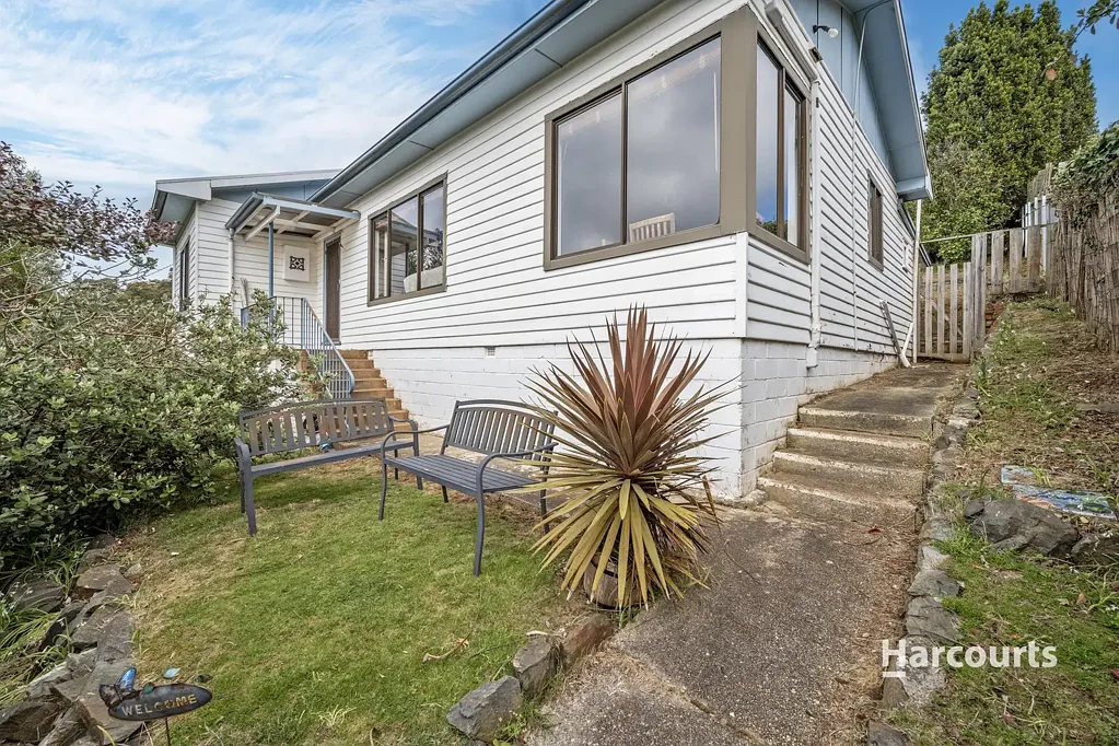 Emu Heights 3房  Affordable Living with Bush and Sea Views