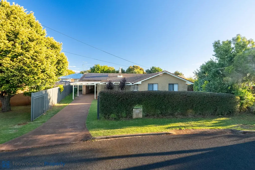 Spacious, Stylish & Ideally Located - A Harristown Gem!