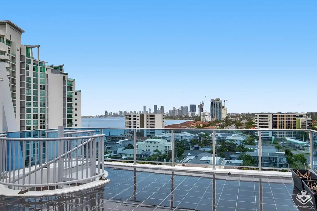 Exclusive 3-Bedroom Penthouse with Broadwater and Panorama Views