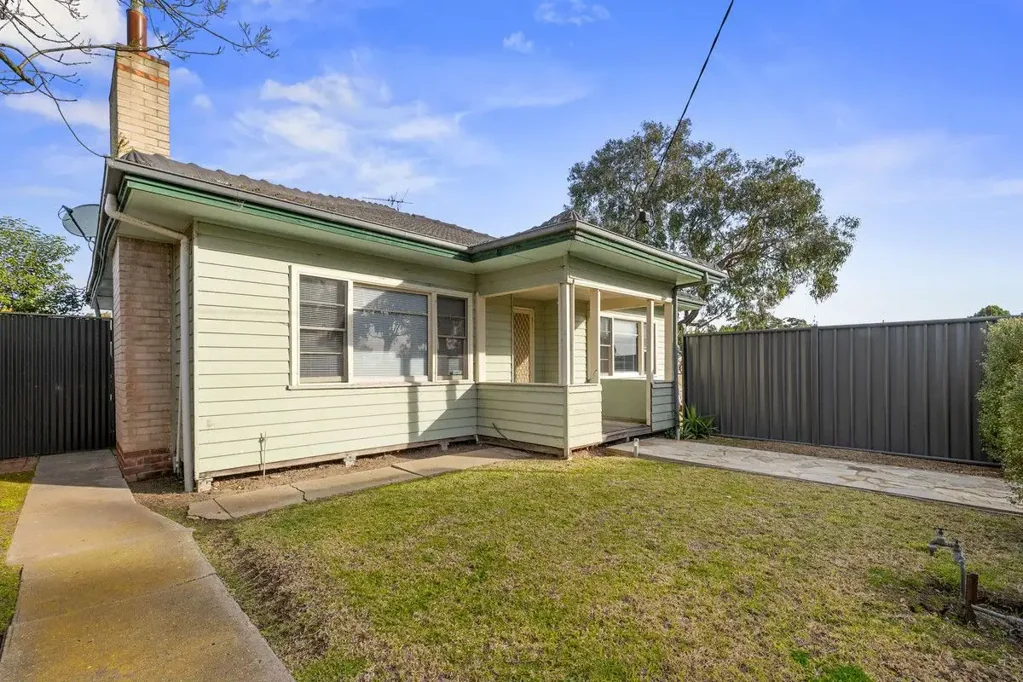 Sale 3 Bedroom Classic Charm in a Prime Location
