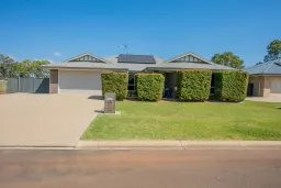 12 Layne Crescent, Chinchilla