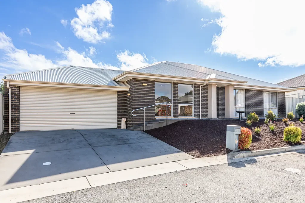 Mount Barker 3房  Leave the Car at Home.