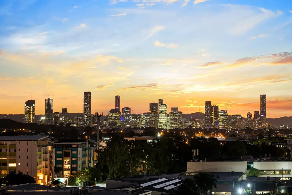 Cannon Hill 2Phòng ngủ Panoramic top floor paradise with epic CBD views, lift access & lavish resident rooftop pool