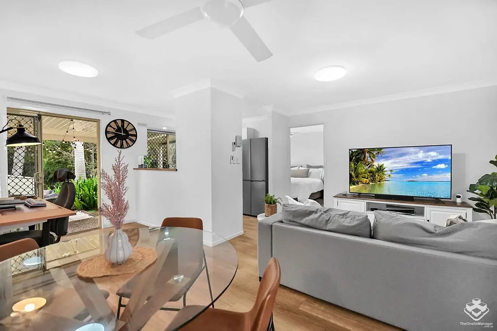 Coombabah 3房  Fully Renovated - Ideal for the Investor or 1st Home Buyer