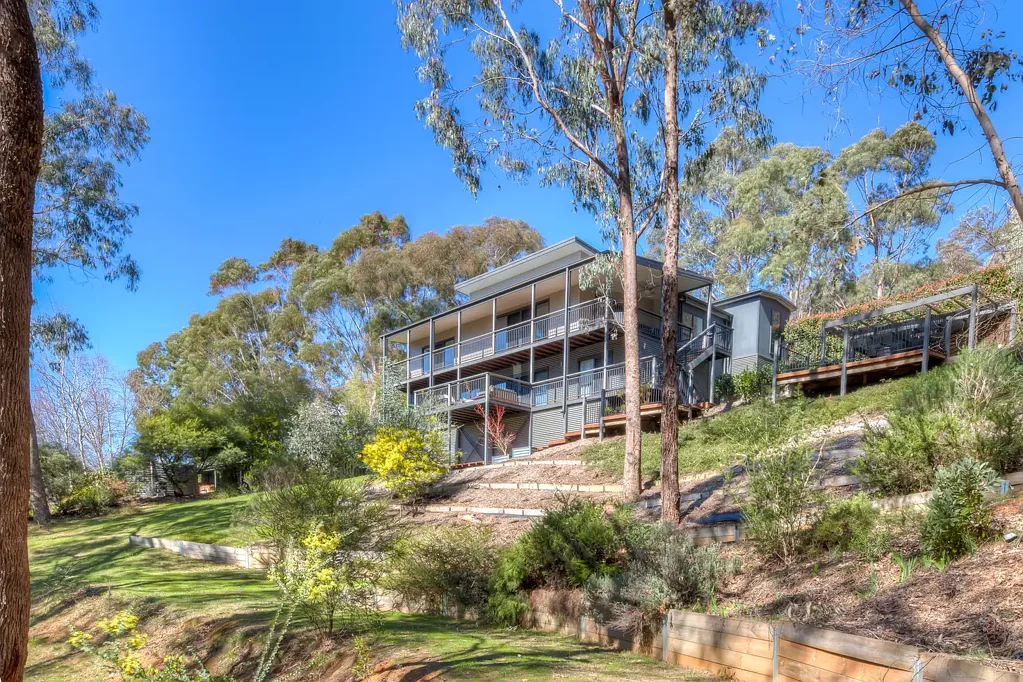 Bright 3房  Experience the life you’ve dreamed of in this elevated retreat