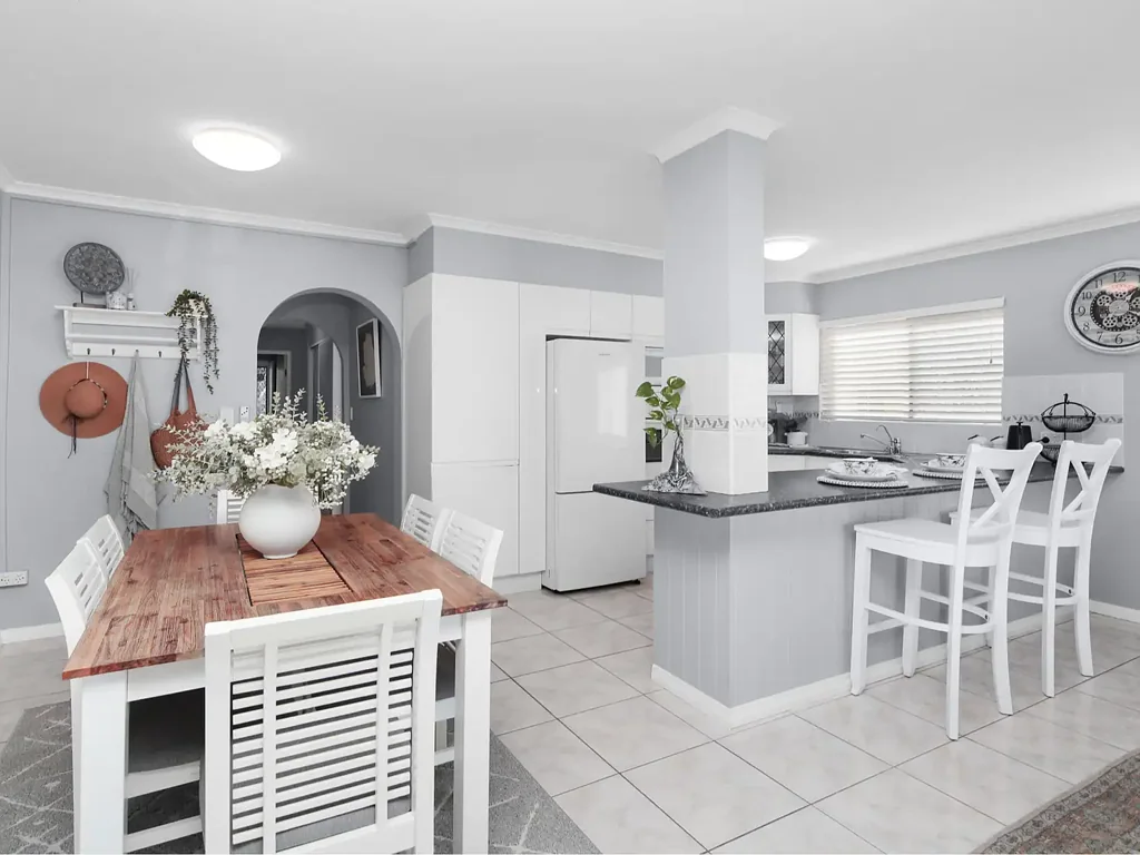 4/288 Marine Parade, Labrador, QLD 4215