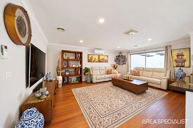 ਰਹਿਣ ਵਾਲਾ ਕਮਰਾ - 27 Oldbridge Boulevard, Weir Views, VIC 3338