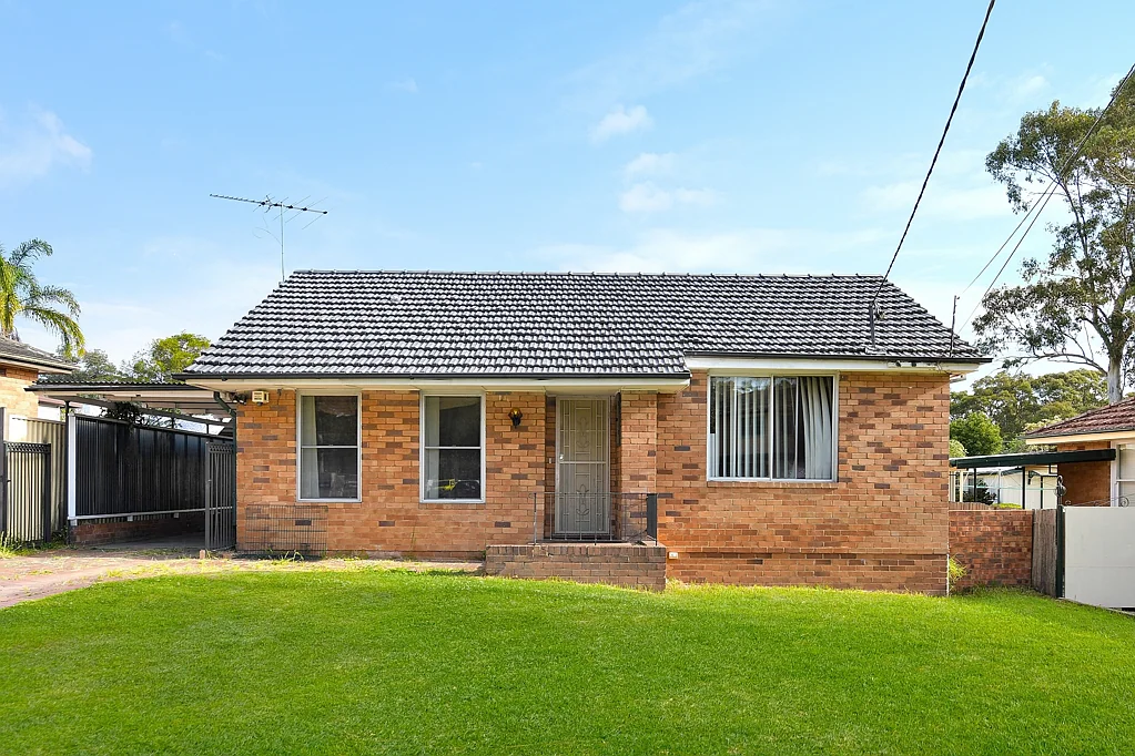 Villawood 6ਬੈੱਡਰੂਮ Duplex Site (923 Sqm Land With 15.24m Frontage) With Rental Income $1075 PW