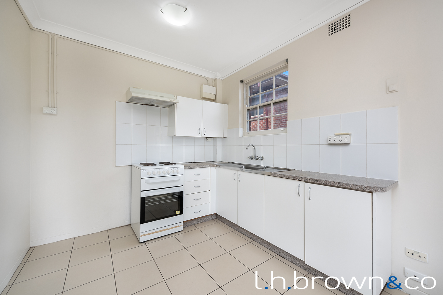 UNIT 2 582 PUNCHBOWL RD, LAKEMBA NSW 2195, 0 Schlafzimmer, 0 Badezimmer, Unit