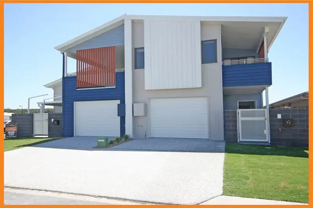 Stylish Two Bedroom Townhouse In Idellic Location