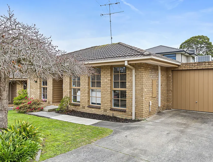 2/18 Botanic Drive, Glen Waverley, VIC 3150, 2房, 1浴, 排房