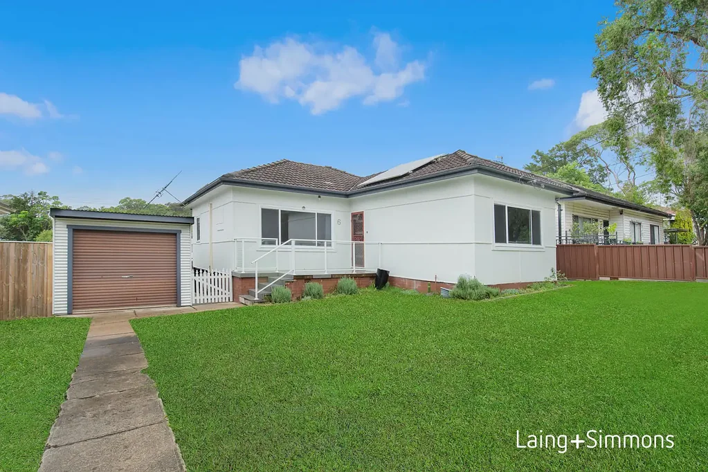 Regents Park 3બેડરૂમ Affordable Family Home in a Convenient Regents Park Location
