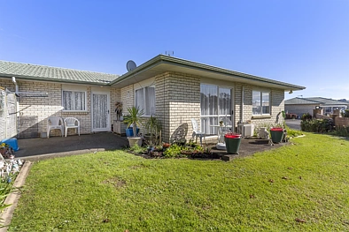 Peaceful Retirement Village Living  55+ Only