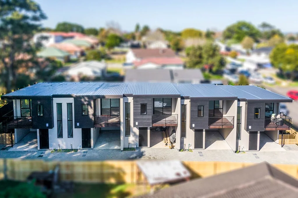 Manurewa 3Kwarto Double-Level Delight – Contemporary Comfort in...
