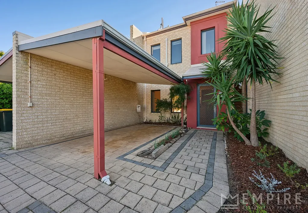 Hamilton Hill 3房  Modern Comfort Meets Coastal Convenience