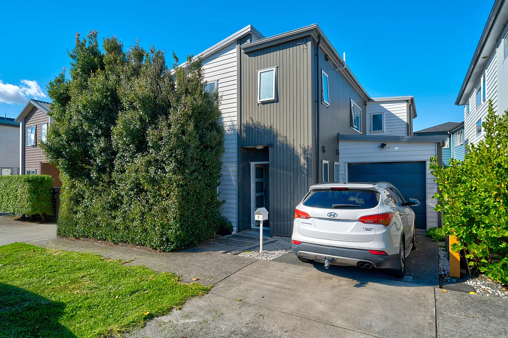 Hobsonville 5部屋 Court Order-Have to Sell
