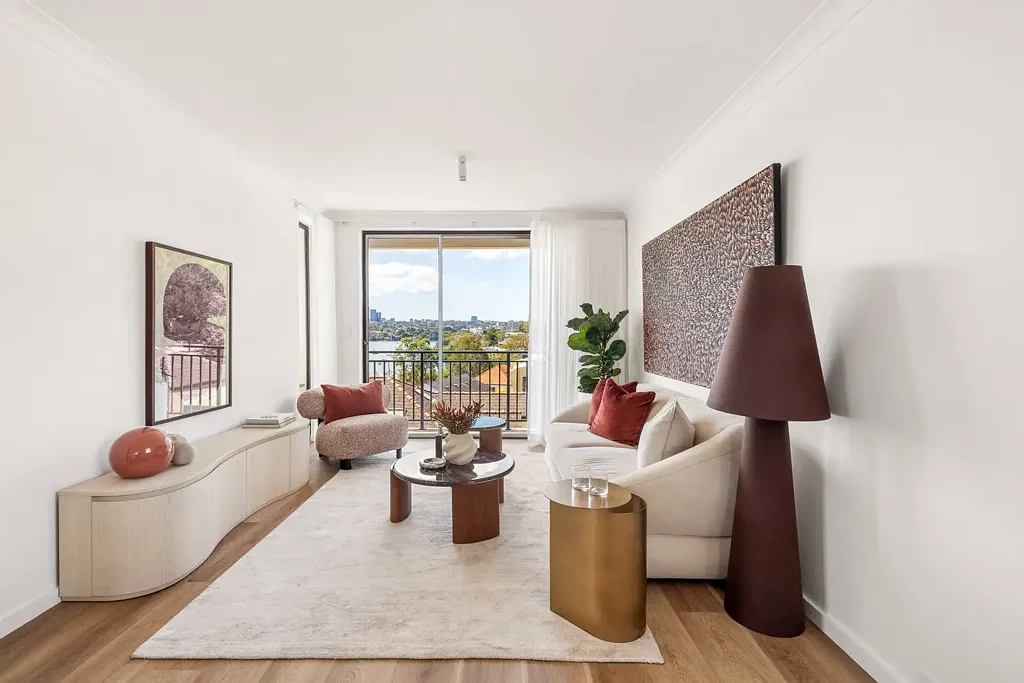Balmain 3ਬੈੱਡਰੂਮ 'Tarrawonga' top-floor waterfront home in garden setting