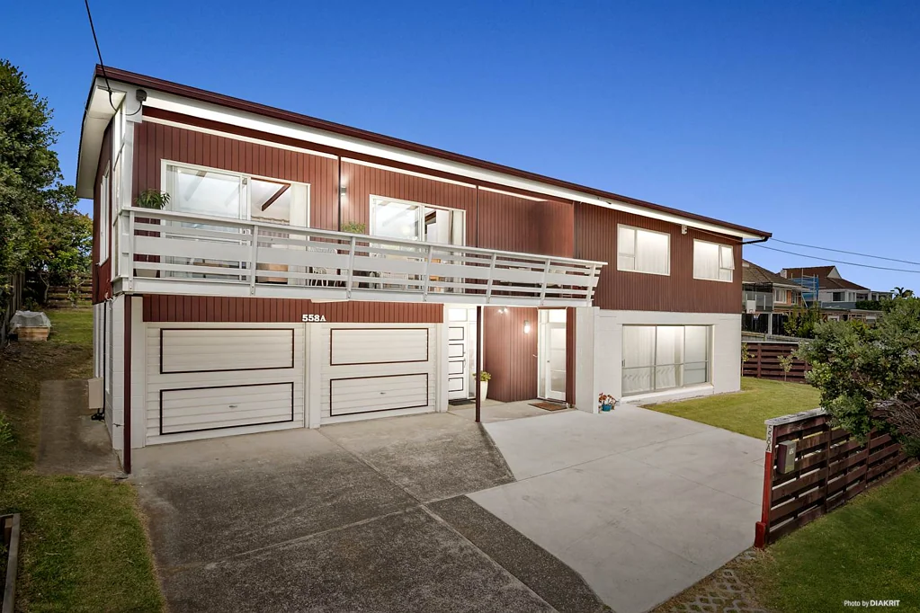 558A Beach Road, Rothesay Bay, North Shore City, Auckland