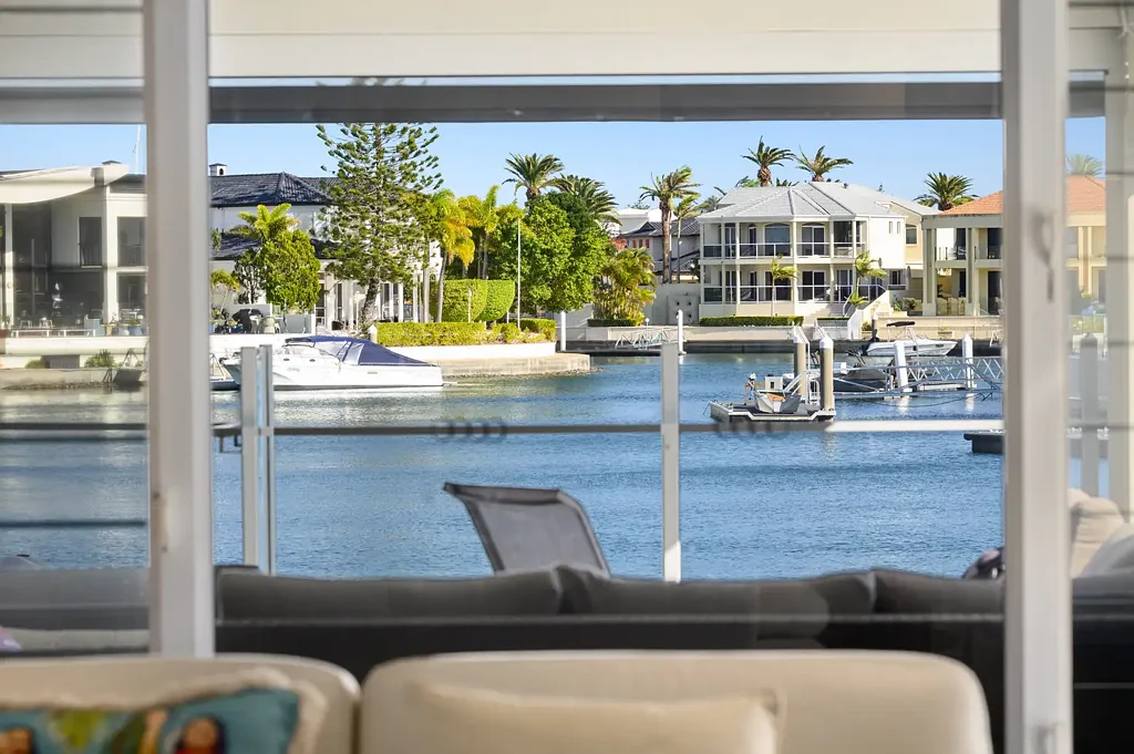 28 King Arthurs Court, Paradise Point, QLD 4216