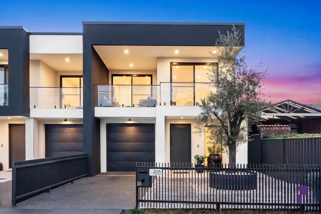 20a Oak Drive, Georges Hall, NSW 2198, 4 slaapkamers, 2 badkamers, Apartment