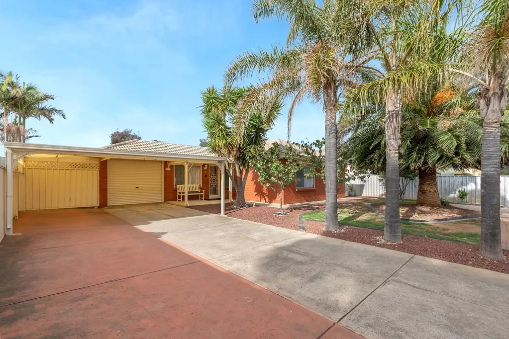 Burton 4침실 STYLISH & STUNNING 3 BEDROOM FAMILY HOME PLUS 1 BEDROOM STUDIO