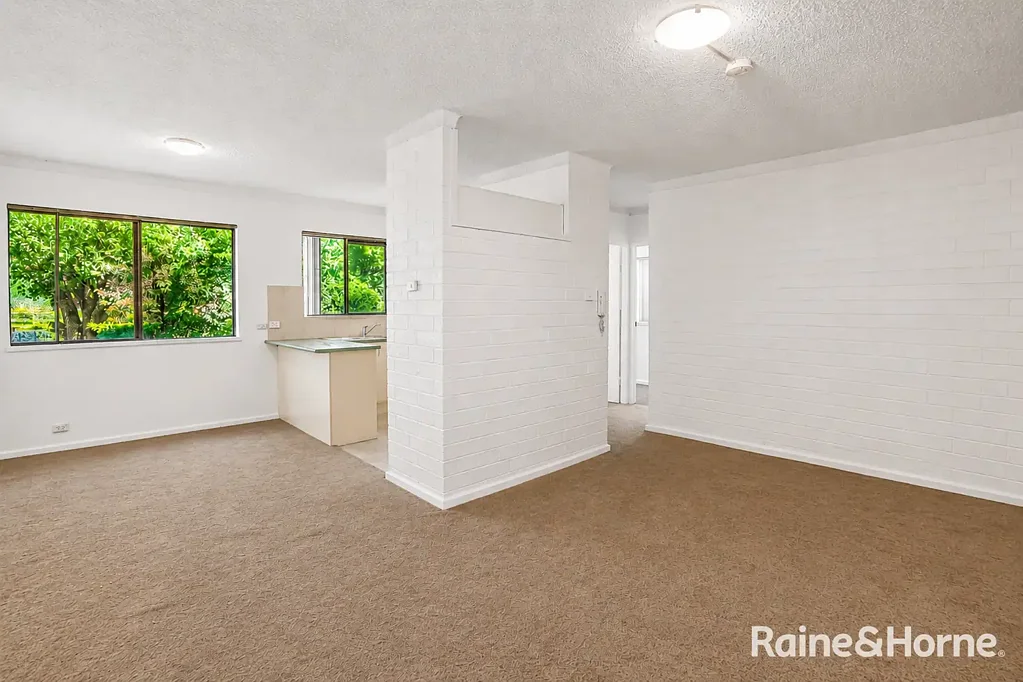 Well Presented 2 Bedroom Unit in a Convenient Location!