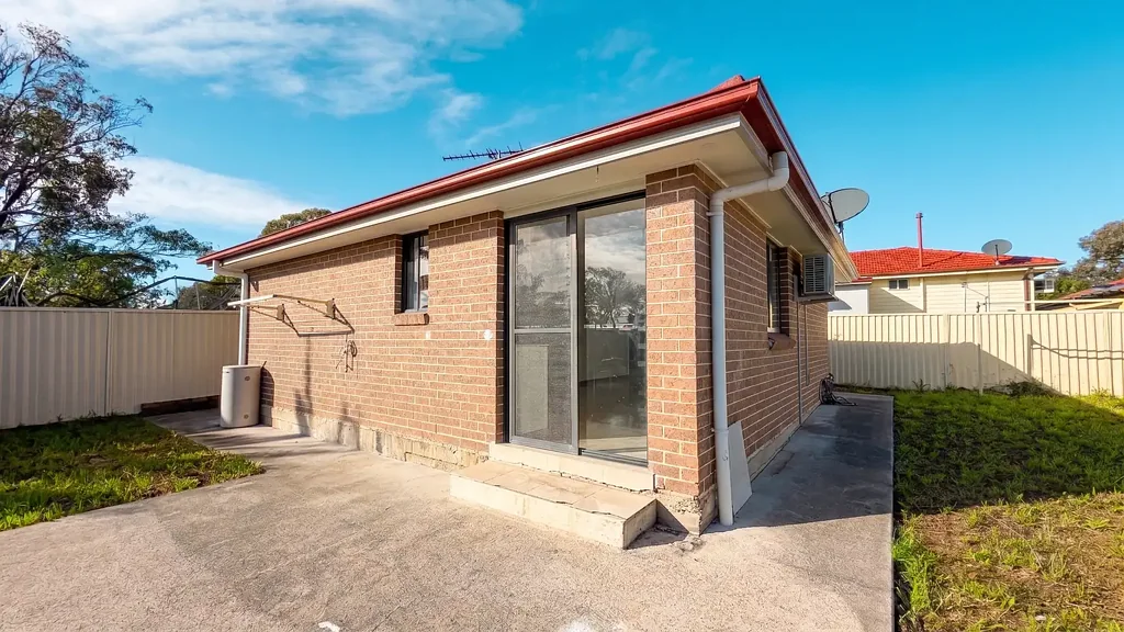 RENOVATED GRANNY FLAT