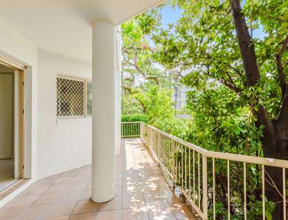 1/25 Lather Street, Southport, QLD 4215, 2 Bedrooms, 2 Bathrooms, Apartment