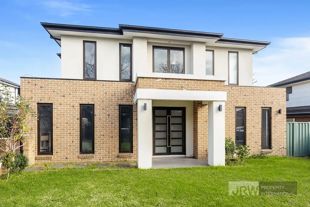 Mount Waverley 4Moenga Statement Staircase, Sleek Stone Kitchen
