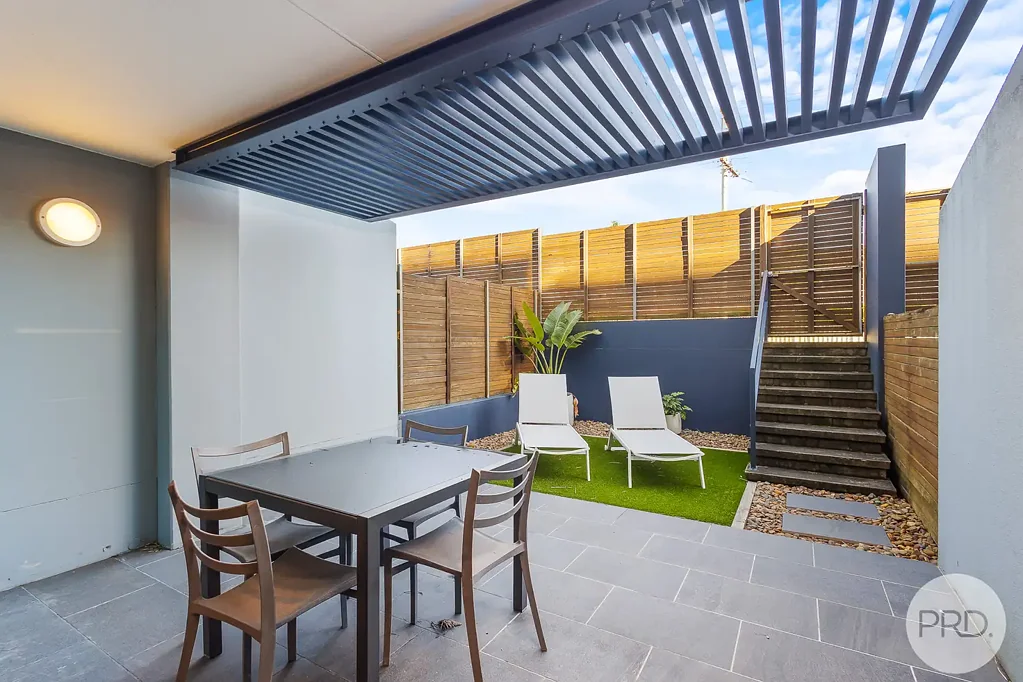Nelson Bay 2房  Central Apartment - Steps from Everything!