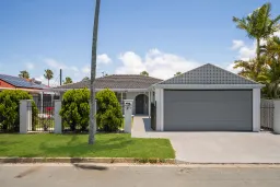 7 Vista Court, Newport