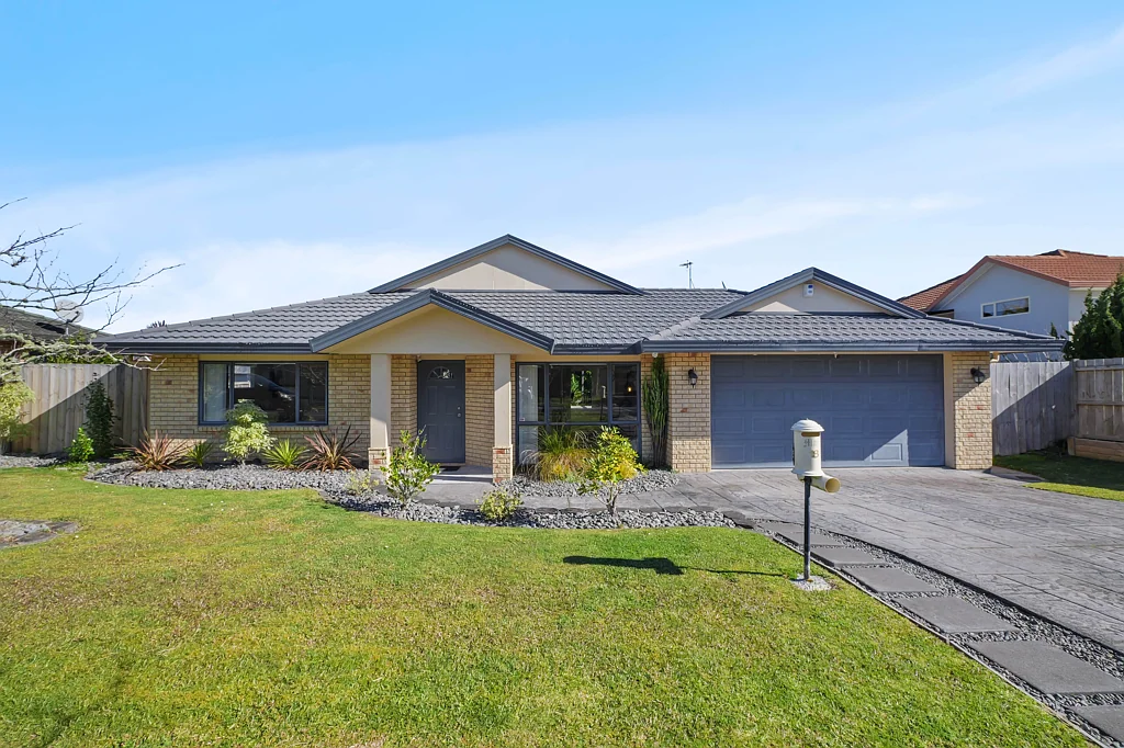 18 Brittany Drive, Henderson, Waitakere City, Auckland