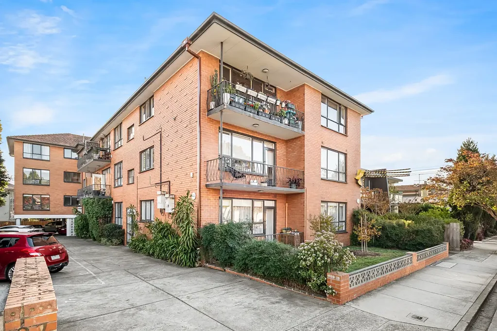 Windsor 2 Bedroom Under Contract