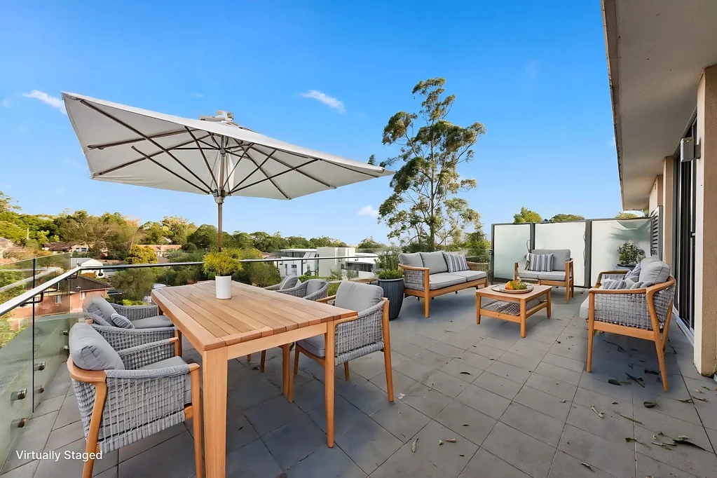 Oversized Three-Bedroom Apartment with Panoramic Views in 'Gordon Grand'