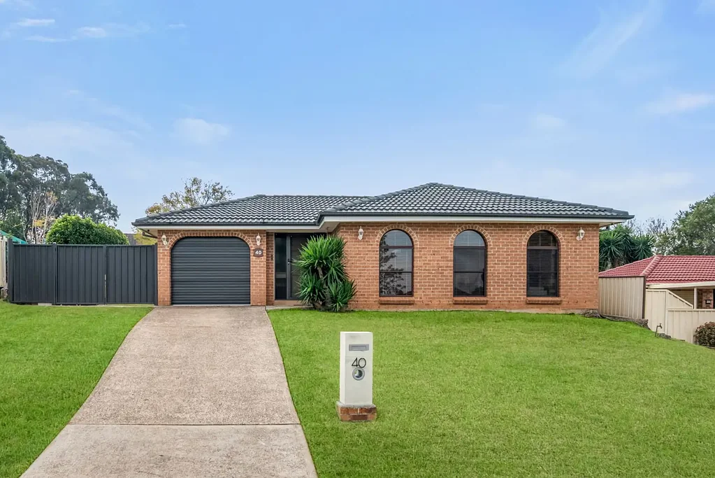 40 Romeo Crescent, Rosemeadow, NSW 2560