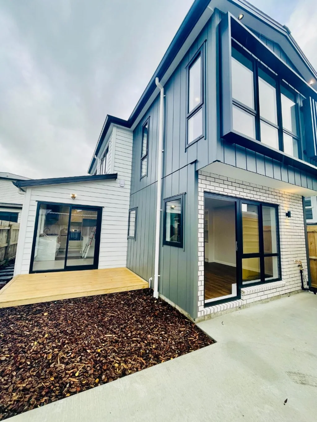 PAPAKURA, 3 BEDROOMS