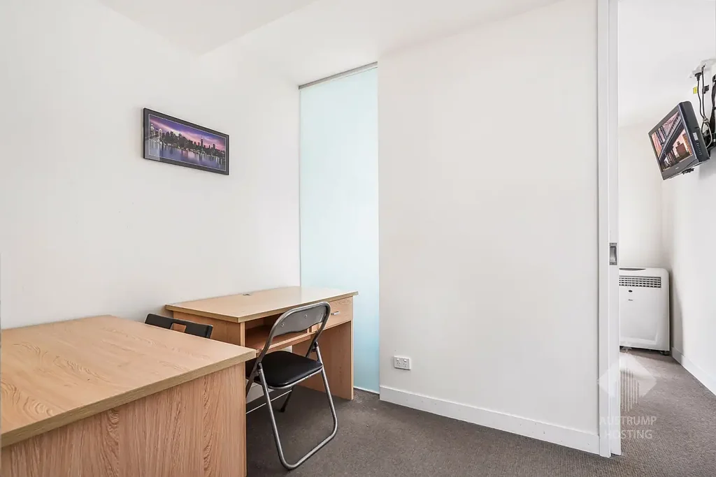 Studio Apartment - Unfurnished (Student Only)