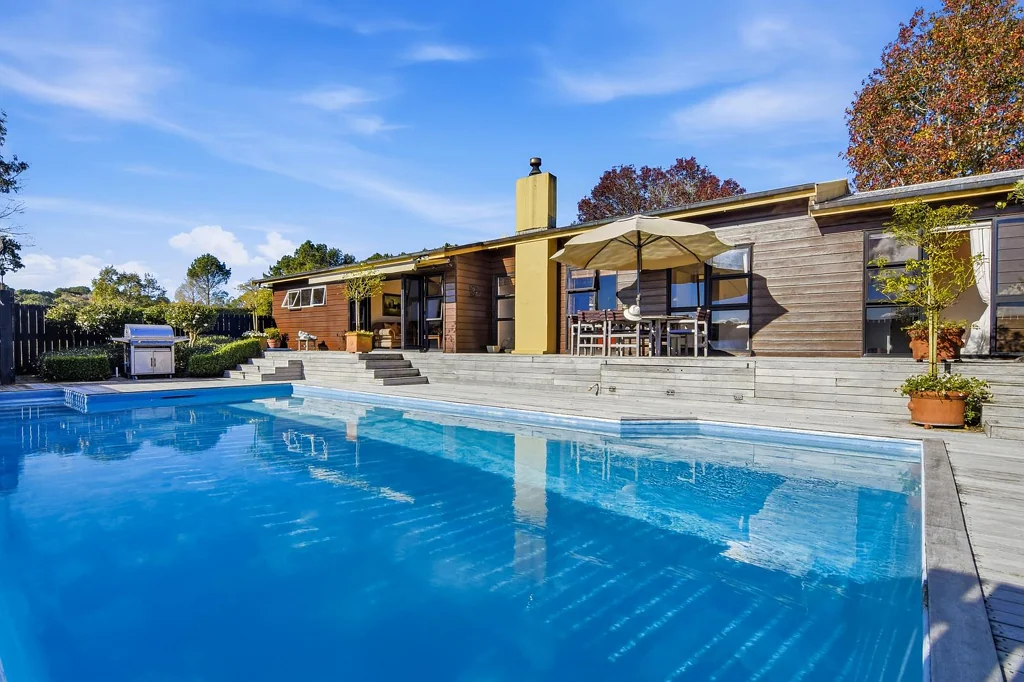 Riverhead 4침실 Farmhouse Charm on a Rare 1.8ha Block.