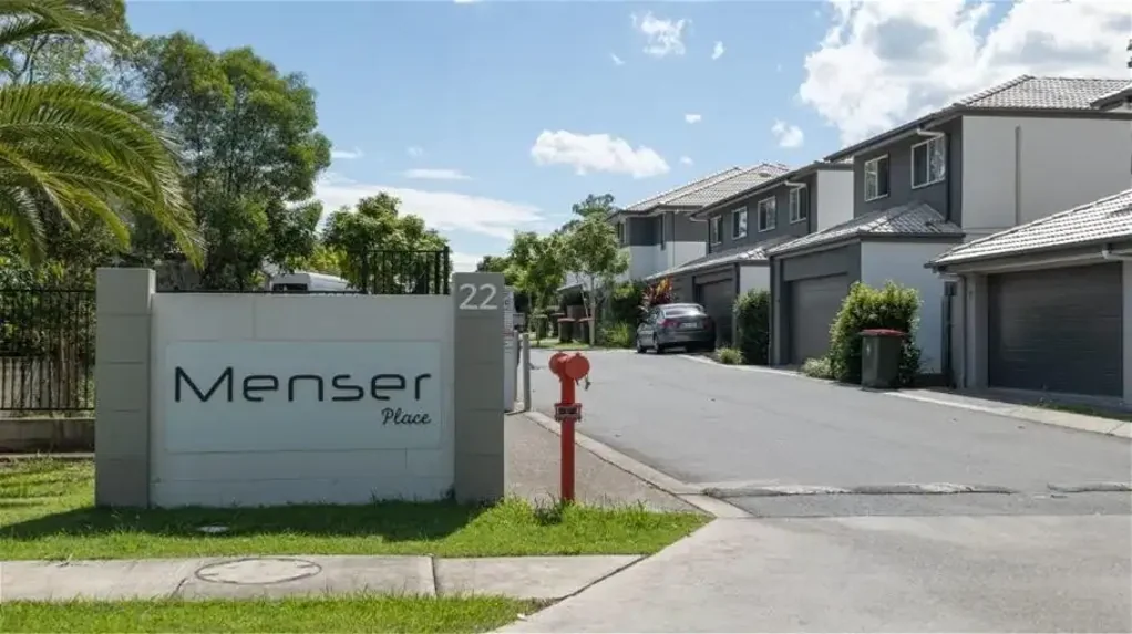 Beautiful 3 Bed 2 Bath Townhouse located in a quite complex.