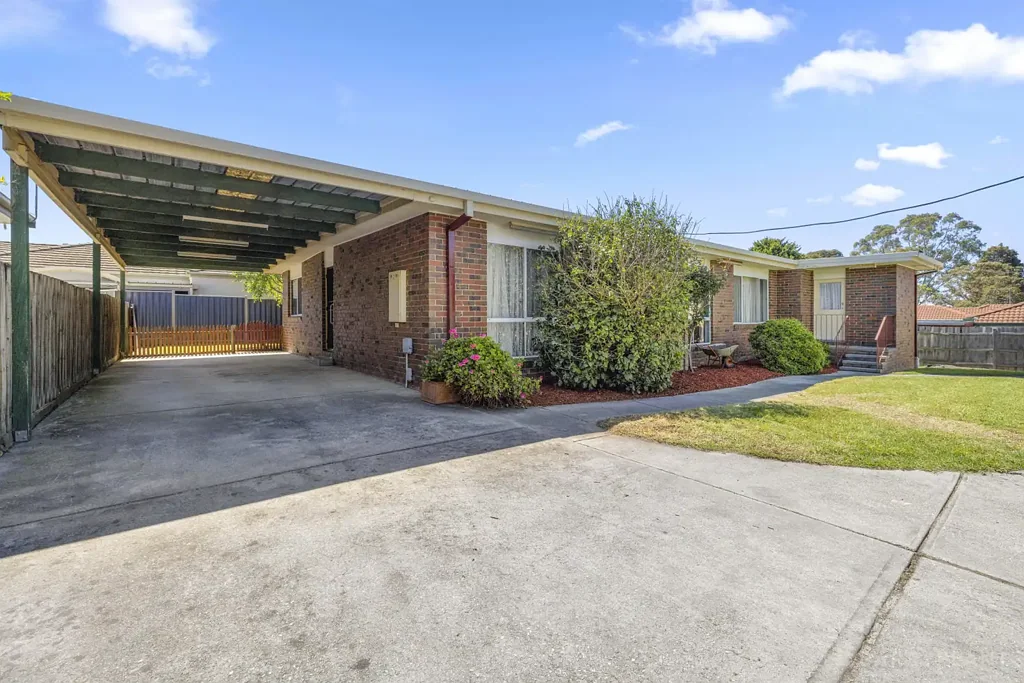 Dandenong 3 Slaapkamer SPACIOUS SINGLE LEVEL WITH A STUDIO BONUS