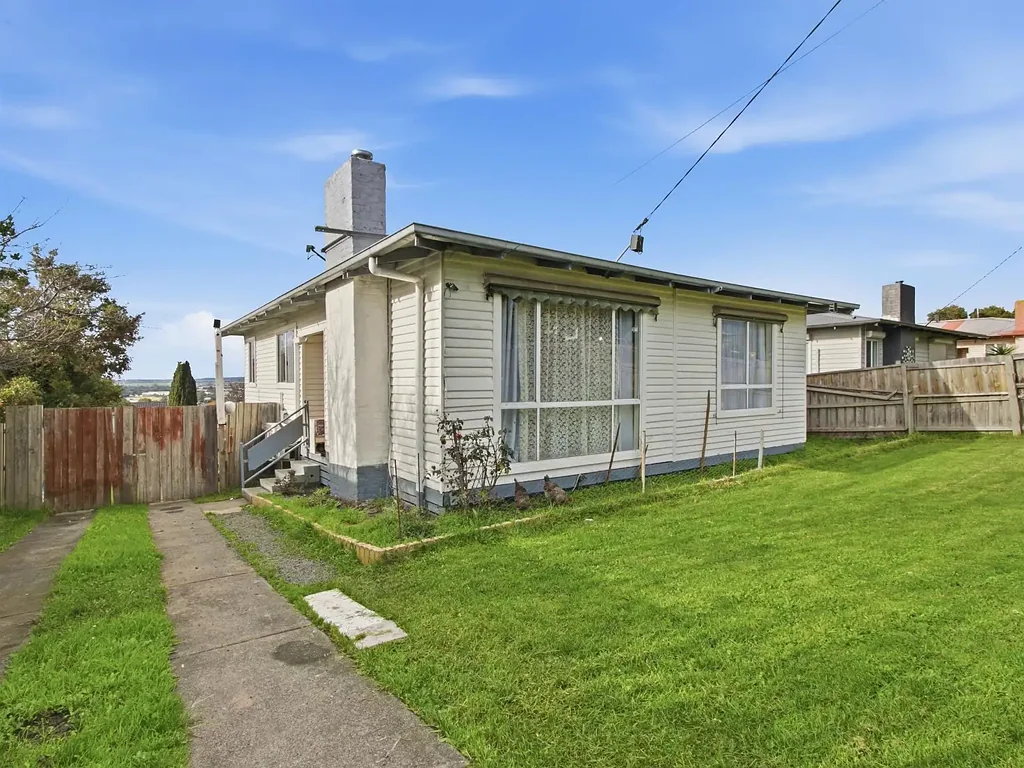 Morwell 3Kwarto RENOVATED HOME + APPROVED PERMIT FOR A SECOND DWELLING