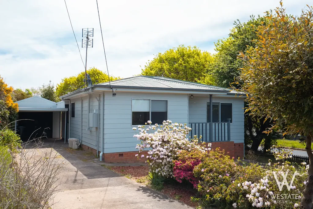 SPACIOUS HOME AVAILABLE NOW