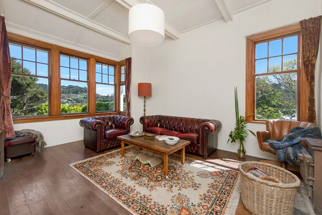Hataitai 4Kwarto Character villa with endless potential