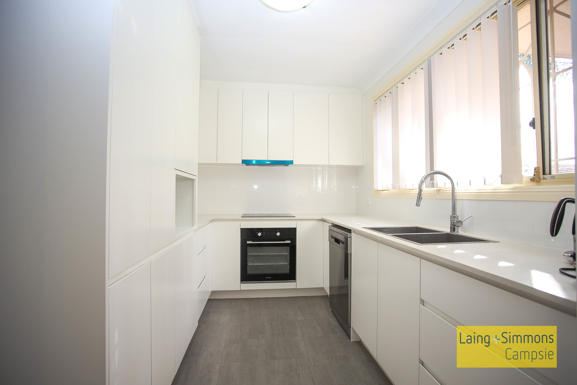 UNIT 3 77 BORONIA RD, GREENACRE NSW 2190, 0房, 0浴, Unspecified