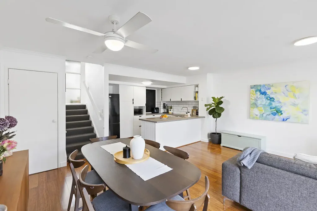 Robina 2 Slaapkamer STYLISH RENOVATED TOWNHOUSE WITH SPACE TO UNWIND