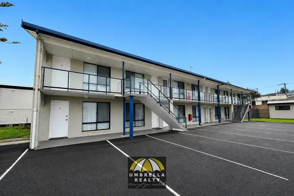 BEACH FRONT UNIT!