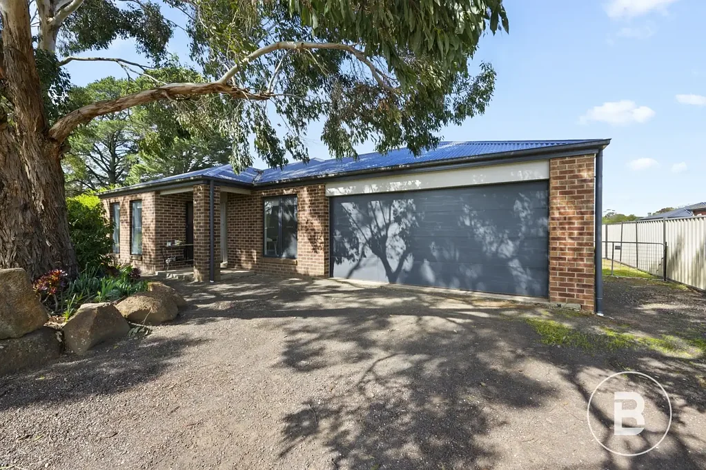Creswick 4غرفة نوم SPACIOUS FAMILY RETREAT WITH SHED AND DOUBLE GARAGE.