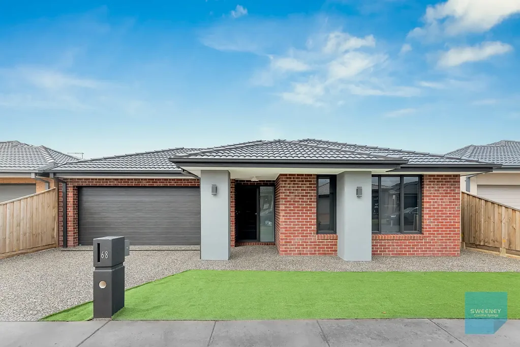 For private inspections please contact catie@sweeneyea.com.au.