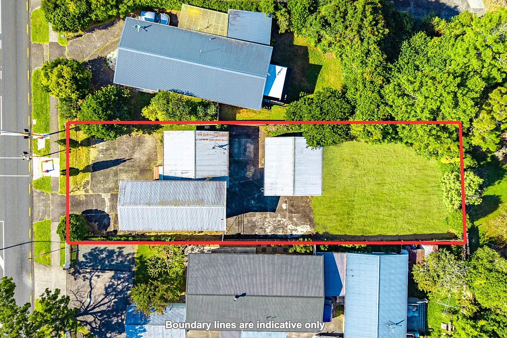 100 Edmonton Road, Henderson, Waitakere City, Auckland